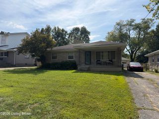310 Chieftain Dr, Louisville, KY 40118
