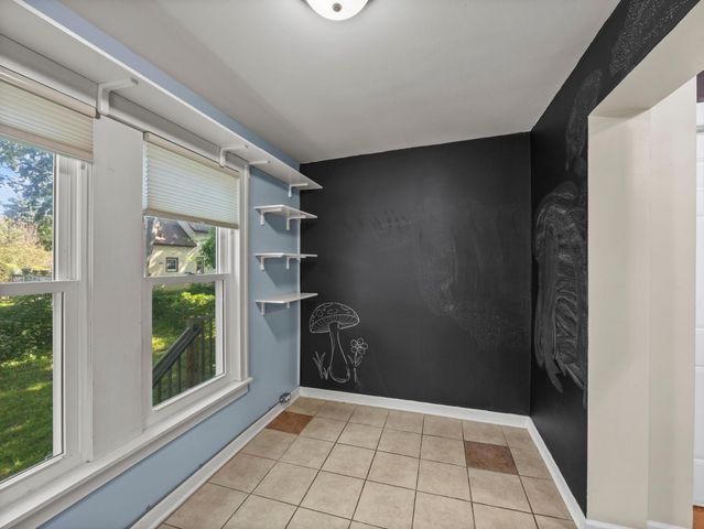 823 20th Avenue NE, Minneapolis, MN 55418