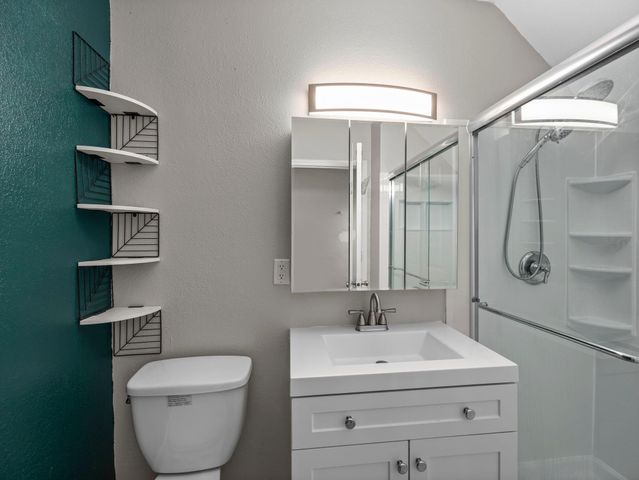 823 20th Avenue NE, Minneapolis, MN 55418