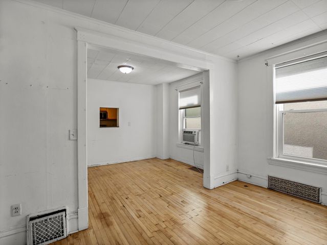 823 20th Avenue NE, Minneapolis, MN 55418