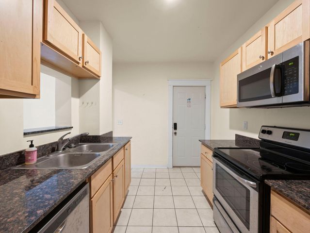 823 20th Avenue NE, Minneapolis, MN 55418