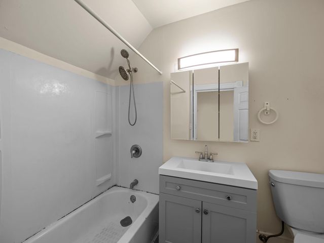 823 20th Avenue NE, Minneapolis, MN 55418