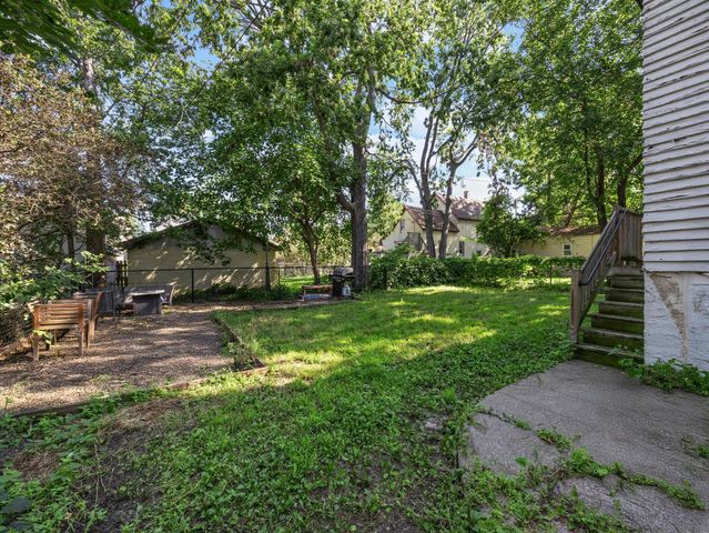 823 20th Avenue NE, Minneapolis, MN 55418