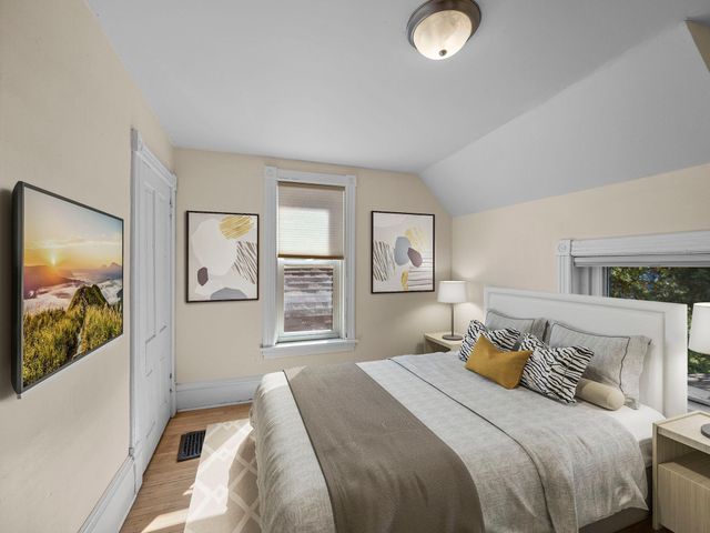 823 20th Avenue NE, Minneapolis, MN 55418