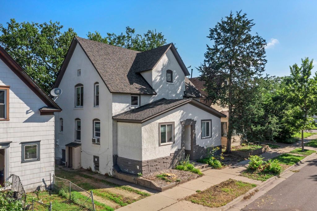 823 20th Avenue NE, Minneapolis, MN 55418