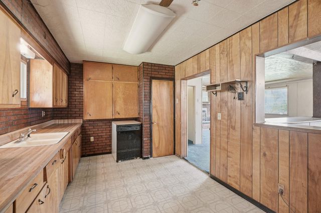 10212 S Electric Ave, Four Lakes, WA 99014