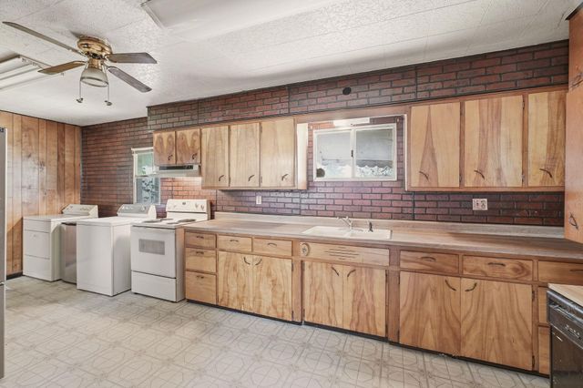 10212 S Electric Ave, Four Lakes, WA 99014