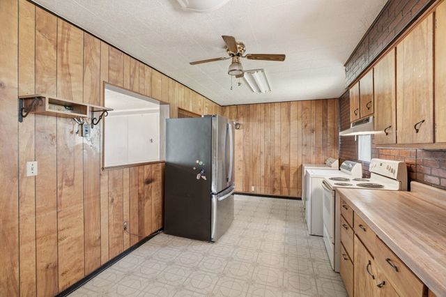 10212 S Electric Ave, Four Lakes, WA 99014