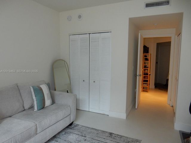 801 Brickell Key Blvd 1102, Miami, FL 33131