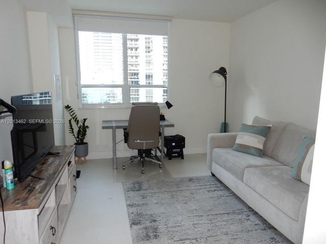 801 Brickell Key Blvd 1102, Miami, FL 33131