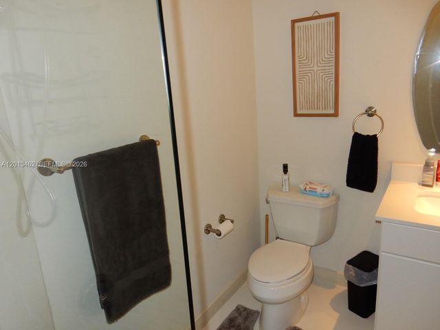 801 Brickell Key Blvd 1102, Miami, FL 33131