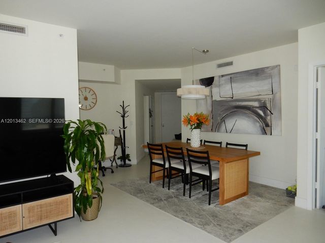 801 Brickell Key Blvd 1102, Miami, FL 33131