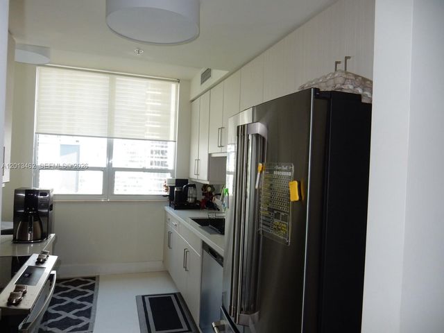 801 Brickell Key Blvd 1102, Miami, FL 33131