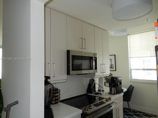 801 Brickell Key Blvd 1102, Miami, FL 33131