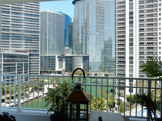 801 Brickell Key Blvd 1102, Miami, FL 33131
