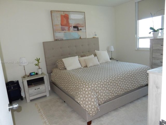 801 Brickell Key Blvd 1102, Miami, FL 33131