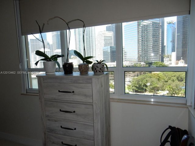 801 Brickell Key Blvd 1102, Miami, FL 33131