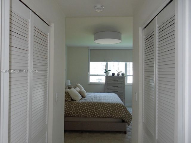 801 Brickell Key Blvd 1102, Miami, FL 33131