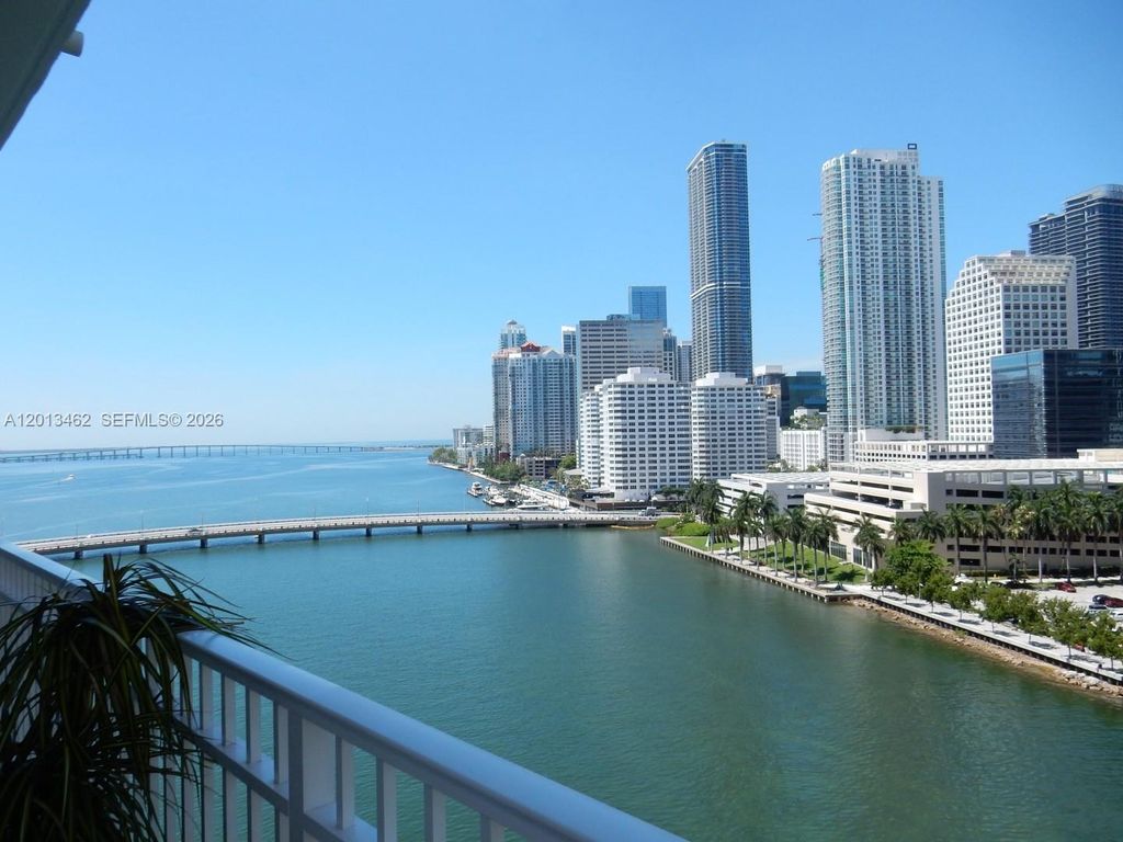 801 Brickell Key Blvd 1102, Miami, FL 33131
