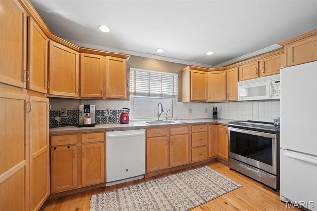 15261 Golden Rain Drive, Chesterfield, MO 63017