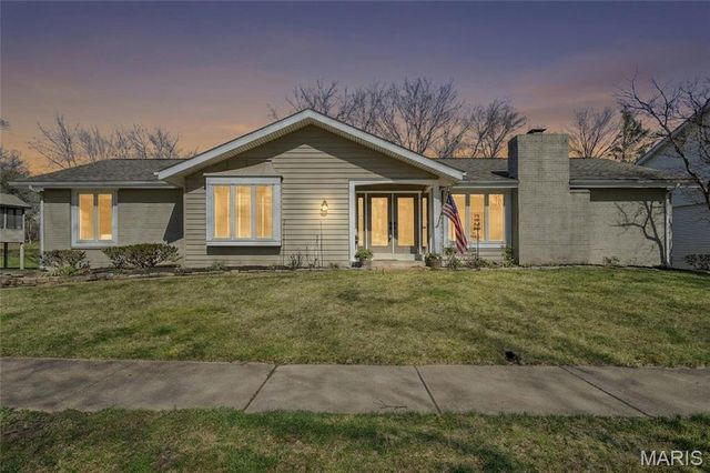 15261 Golden Rain Drive, Chesterfield, MO 63017