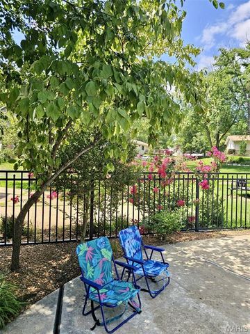 15261 Golden Rain Drive, Chesterfield, MO 63017