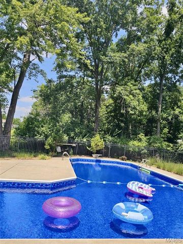 15261 Golden Rain Drive, Chesterfield, MO 63017