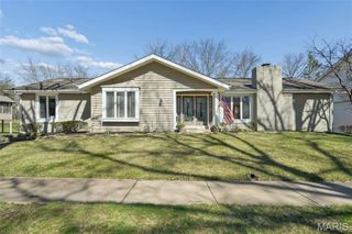 15261 Golden Rain Drive, Chesterfield, MO 63017