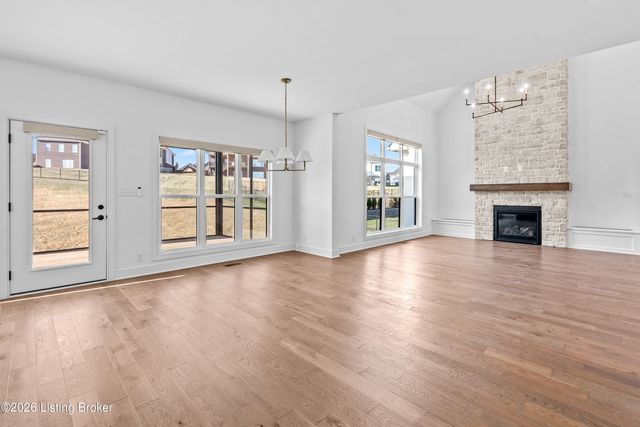 6205 Brentwood Dr, Crestwood, KY 40014