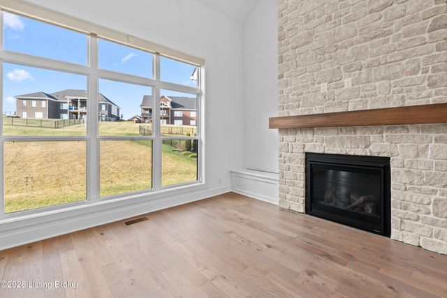 6205 Brentwood Dr, Crestwood, KY 40014