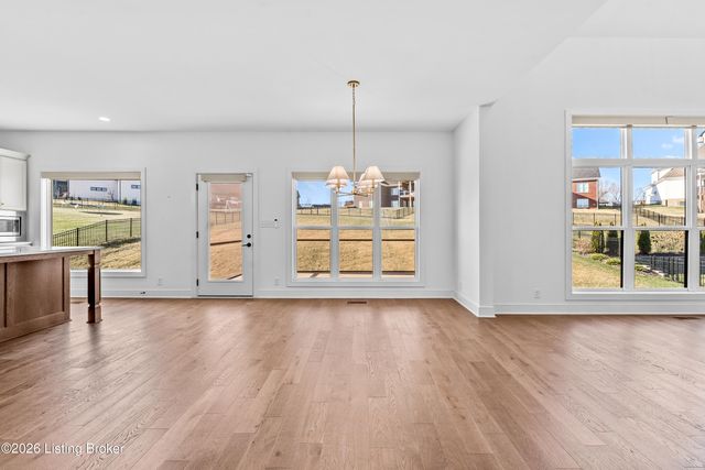 6205 Brentwood Dr, Crestwood, KY 40014