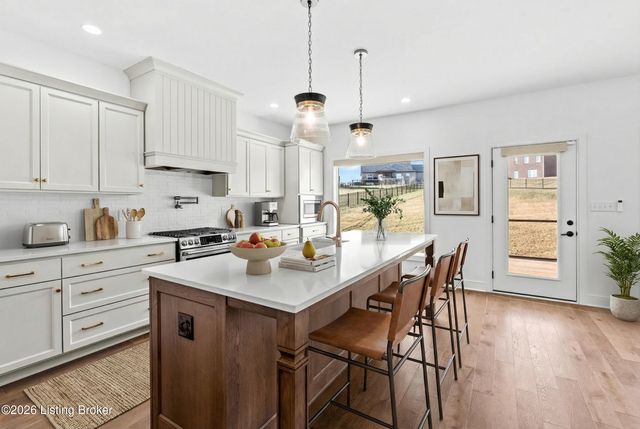 6205 Brentwood Dr, Crestwood, KY 40014