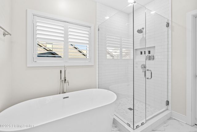 6205 Brentwood Dr, Crestwood, KY 40014