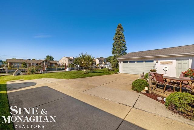 38015 Circle Drive, Harrison Twp, MI 48045