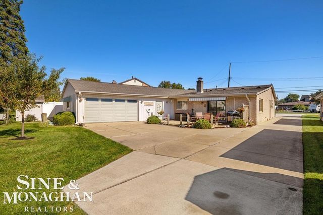 38015 Circle Drive, Harrison Twp, MI 48045