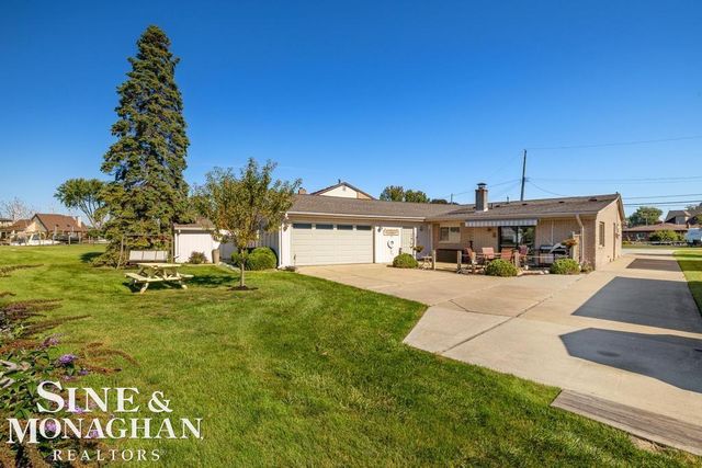 38015 Circle Drive, Harrison Twp, MI 48045