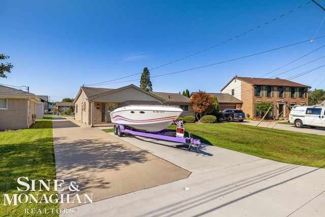 38015 Circle Drive, Harrison Twp, MI 48045