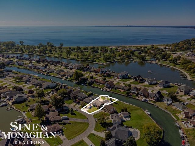 38015 Circle Drive, Harrison Twp, MI 48045