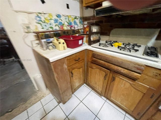 2210 NW 175th St, Miami Gardens, FL 33056