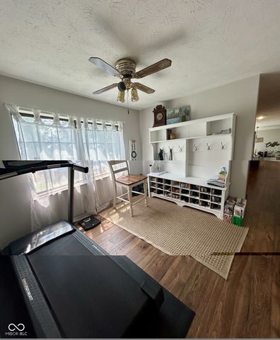 6391 Crimson Circle East Drive, Indianapolis, IN 46227