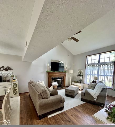 6391 Crimson Circle East Drive, Indianapolis, IN 46227