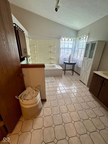 6391 Crimson Circle East Drive, Indianapolis, IN 46227