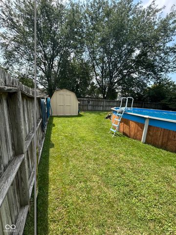 6391 Crimson Circle East Drive, Indianapolis, IN 46227