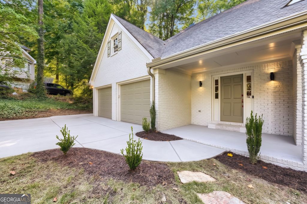 2119 Wilshire Drive SW, Marietta, GA 30064 — photo 2