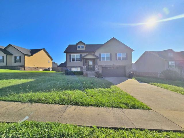 1085 Castlerock Dr, Clarksville, TN 37042