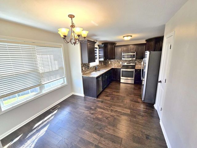 1085 Castlerock Dr, Clarksville, TN 37042