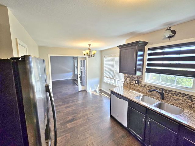 1085 Castlerock Dr, Clarksville, TN 37042