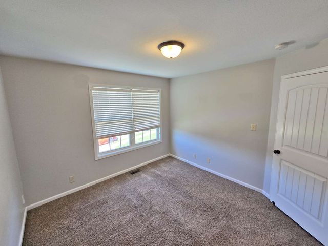 1085 Castlerock Dr, Clarksville, TN 37042