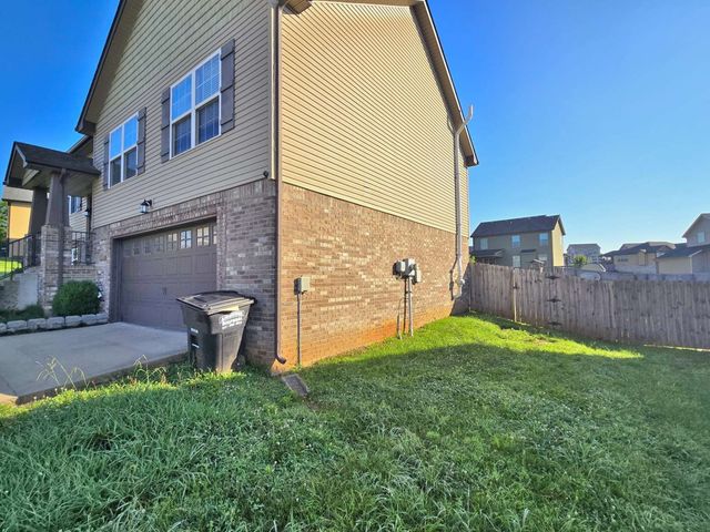 1085 Castlerock Dr, Clarksville, TN 37042