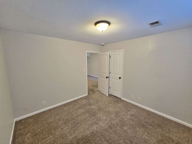 1085 Castlerock Dr, Clarksville, TN 37042